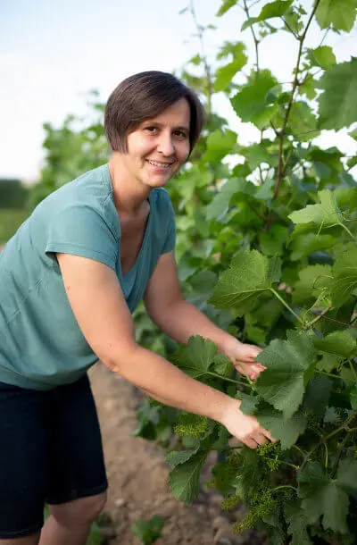 Sandra Strass im Weingarten